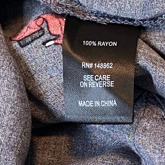 Torrid Gray Rayon Button-Down with Red Scooters Size 1 - Picture 6 of 6